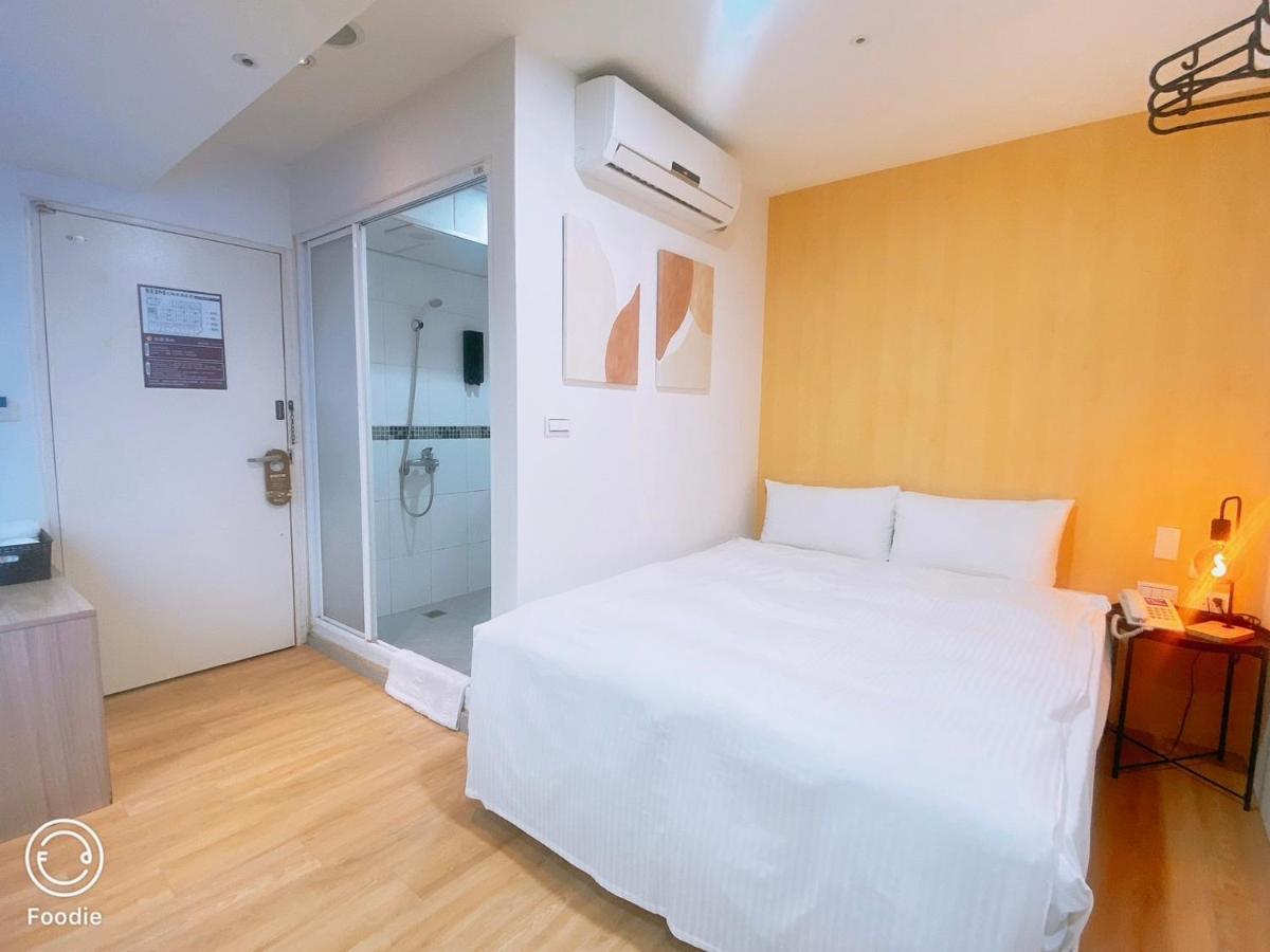 E Lim Hotel Чжунли Екстериор снимка
