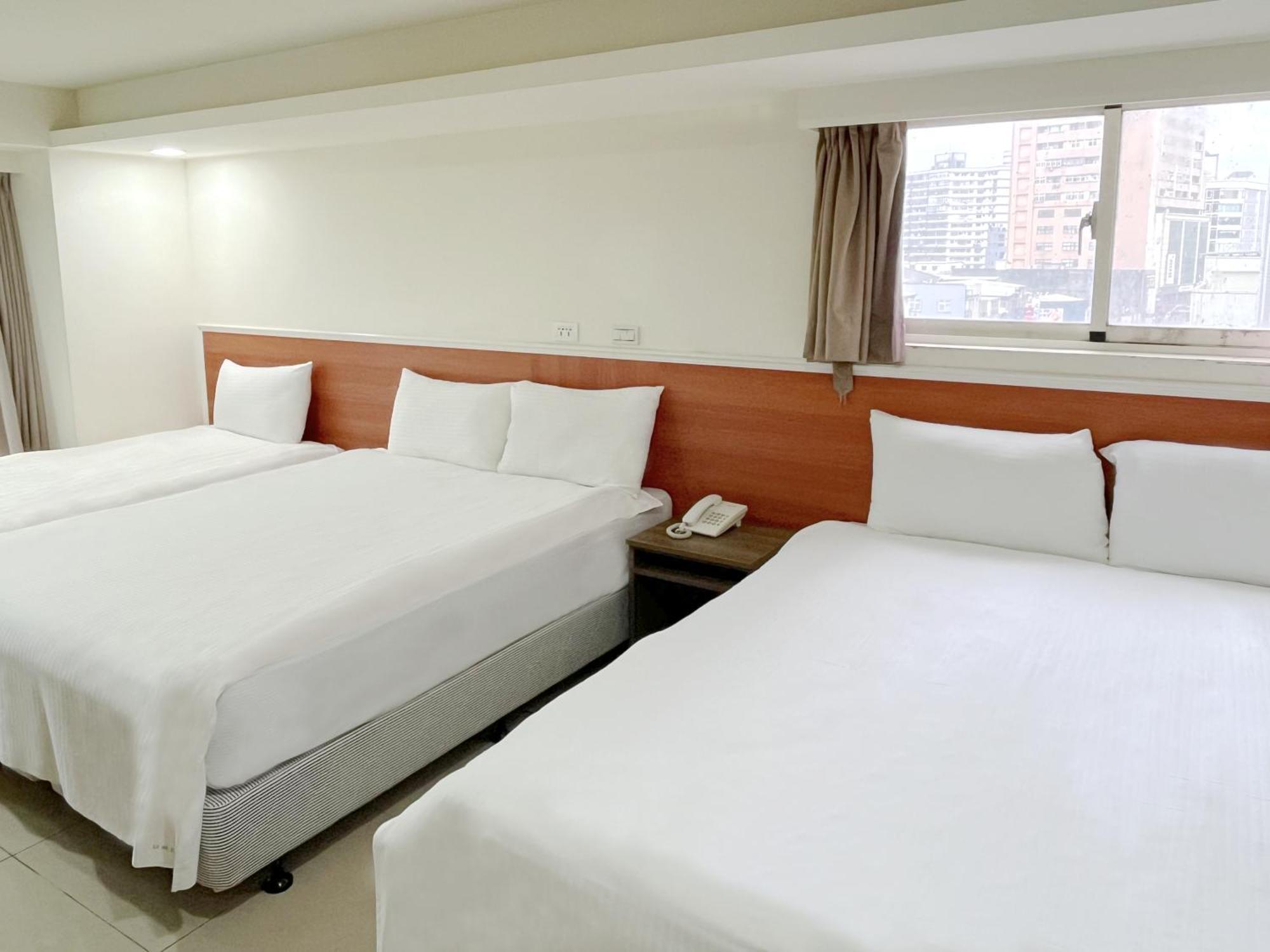 E Lim Hotel Чжунли Екстериор снимка
