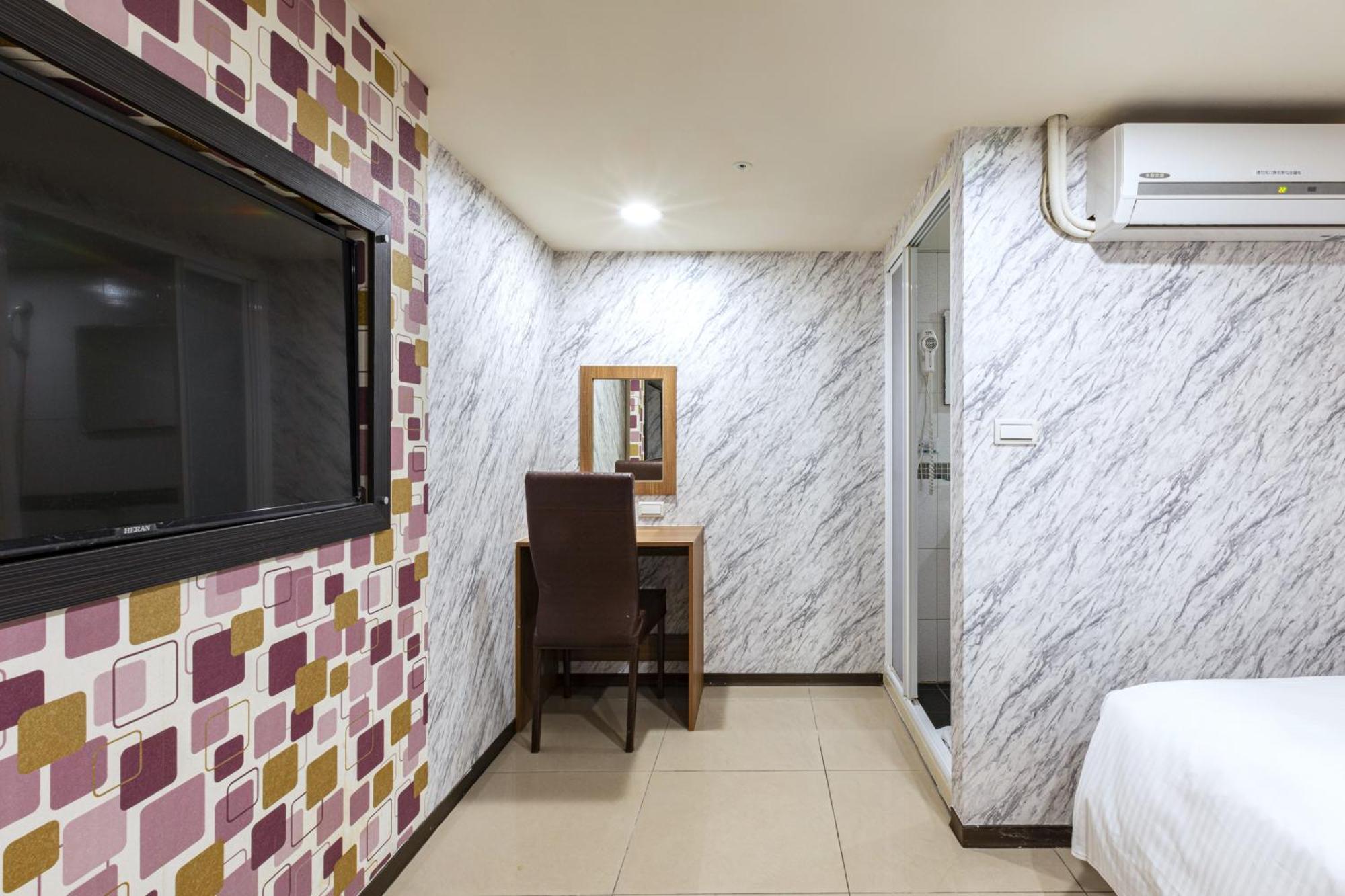 E Lim Hotel Чжунли Стая снимка