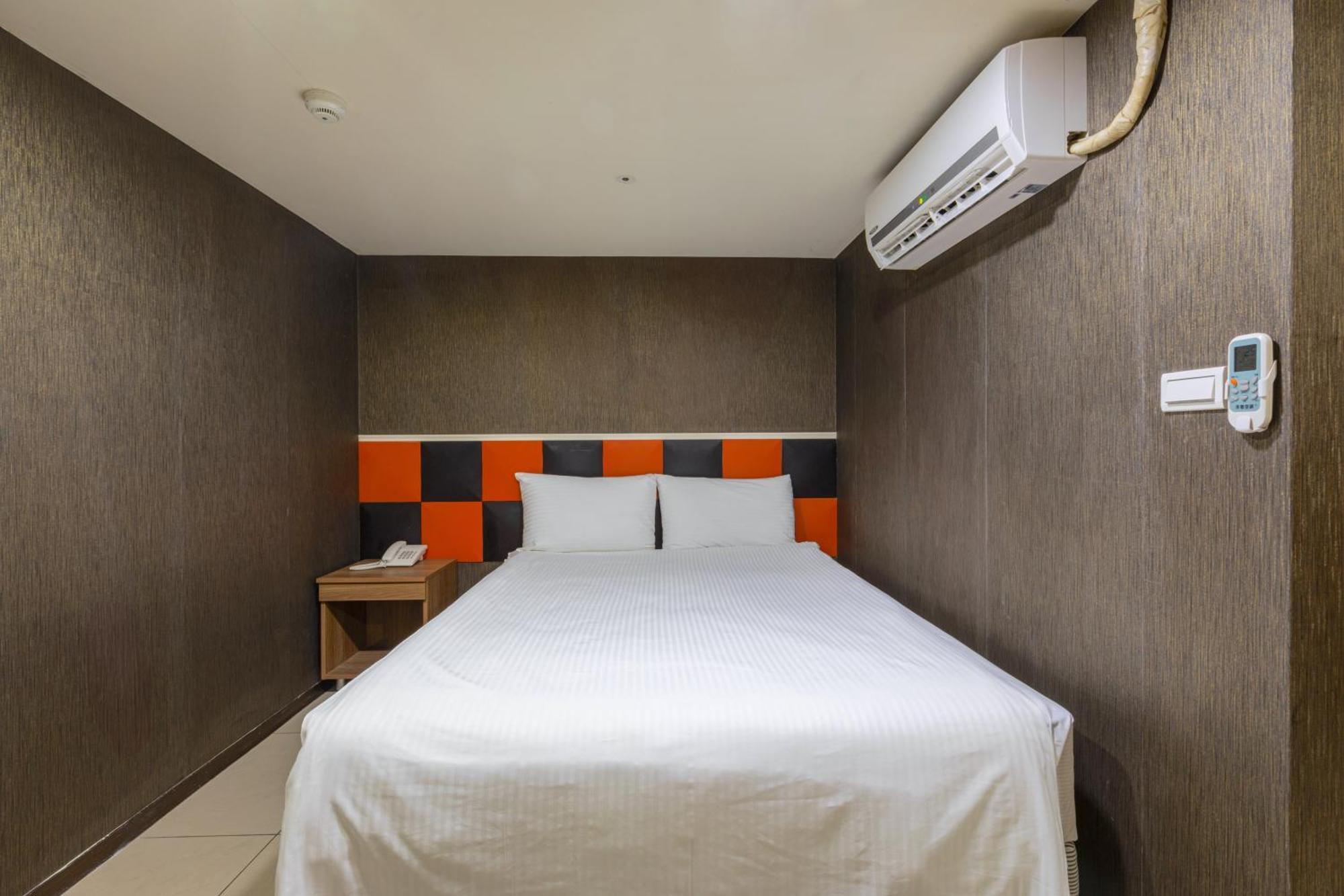 E Lim Hotel Чжунли Стая снимка