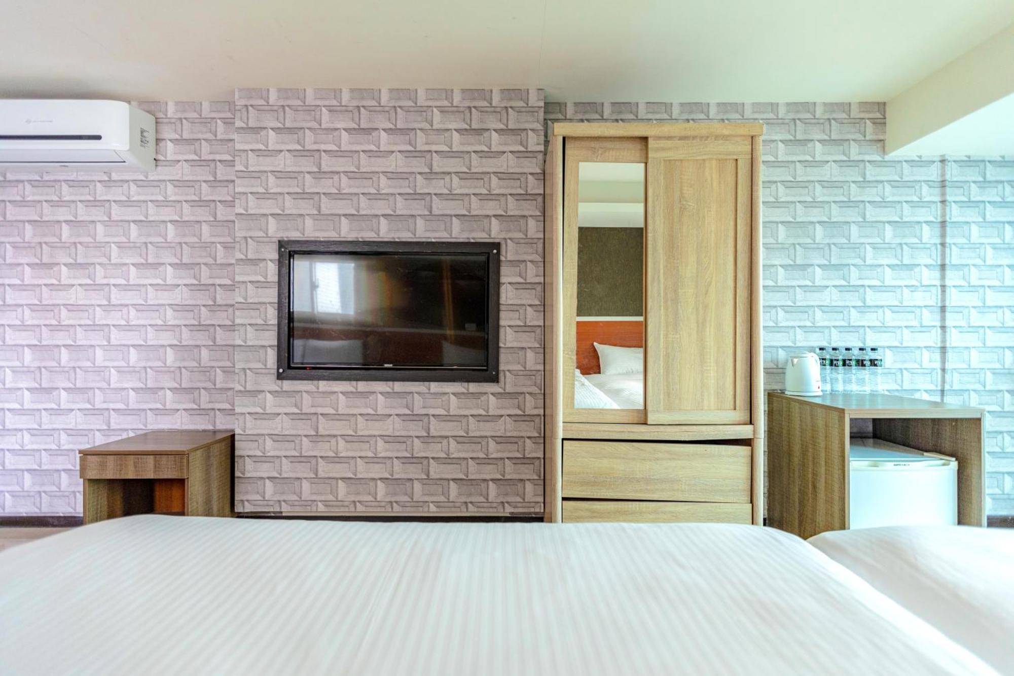 E Lim Hotel Чжунли Стая снимка