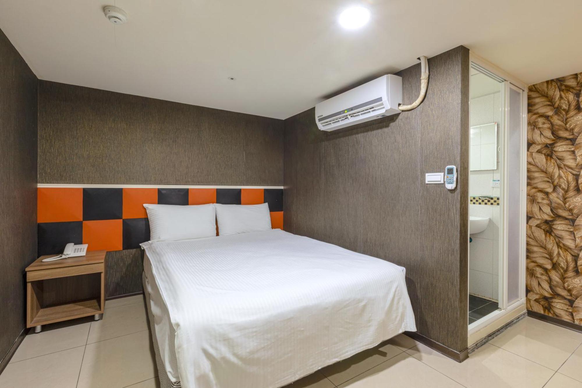 E Lim Hotel Чжунли Стая снимка
