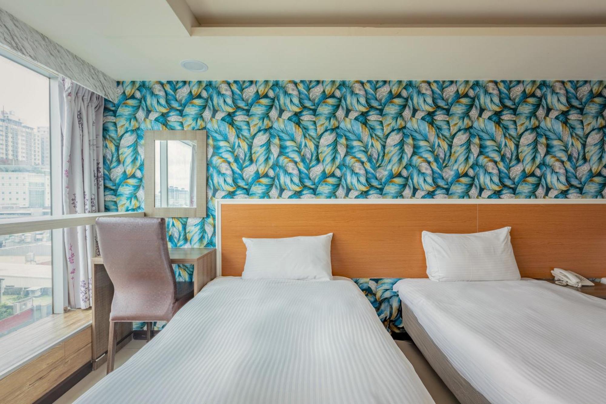 E Lim Hotel Чжунли Екстериор снимка