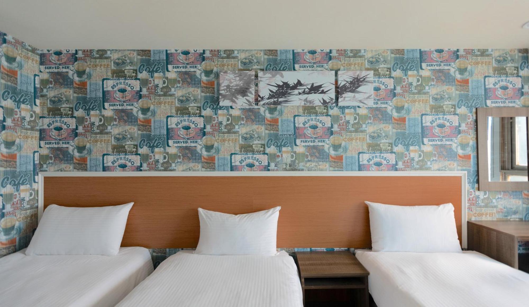 E Lim Hotel Чжунли Екстериор снимка